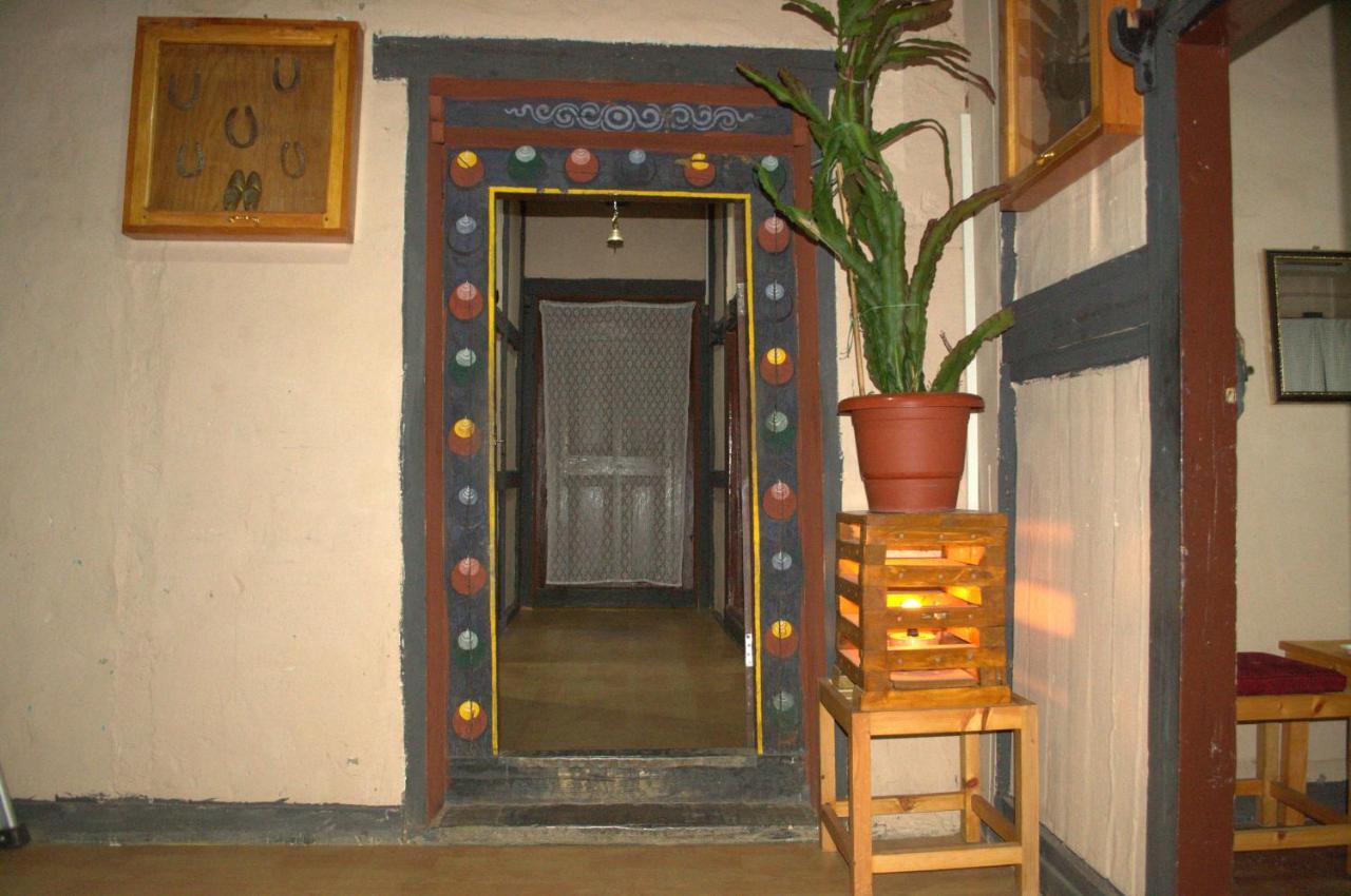 Ama'S Village Lodge พาโร ภายนอก รูปภาพ