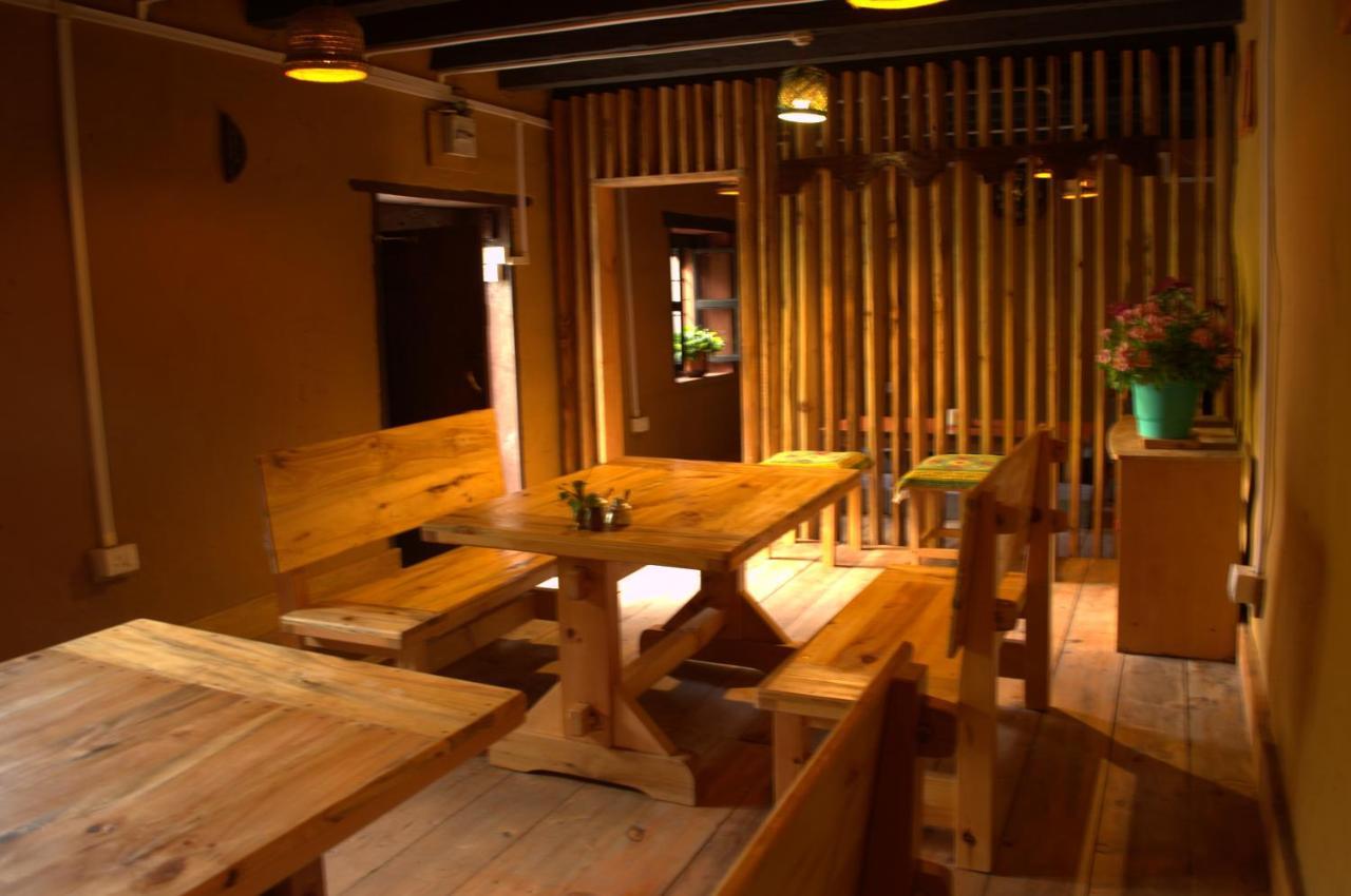 Ama'S Village Lodge พาโร ภายนอก รูปภาพ