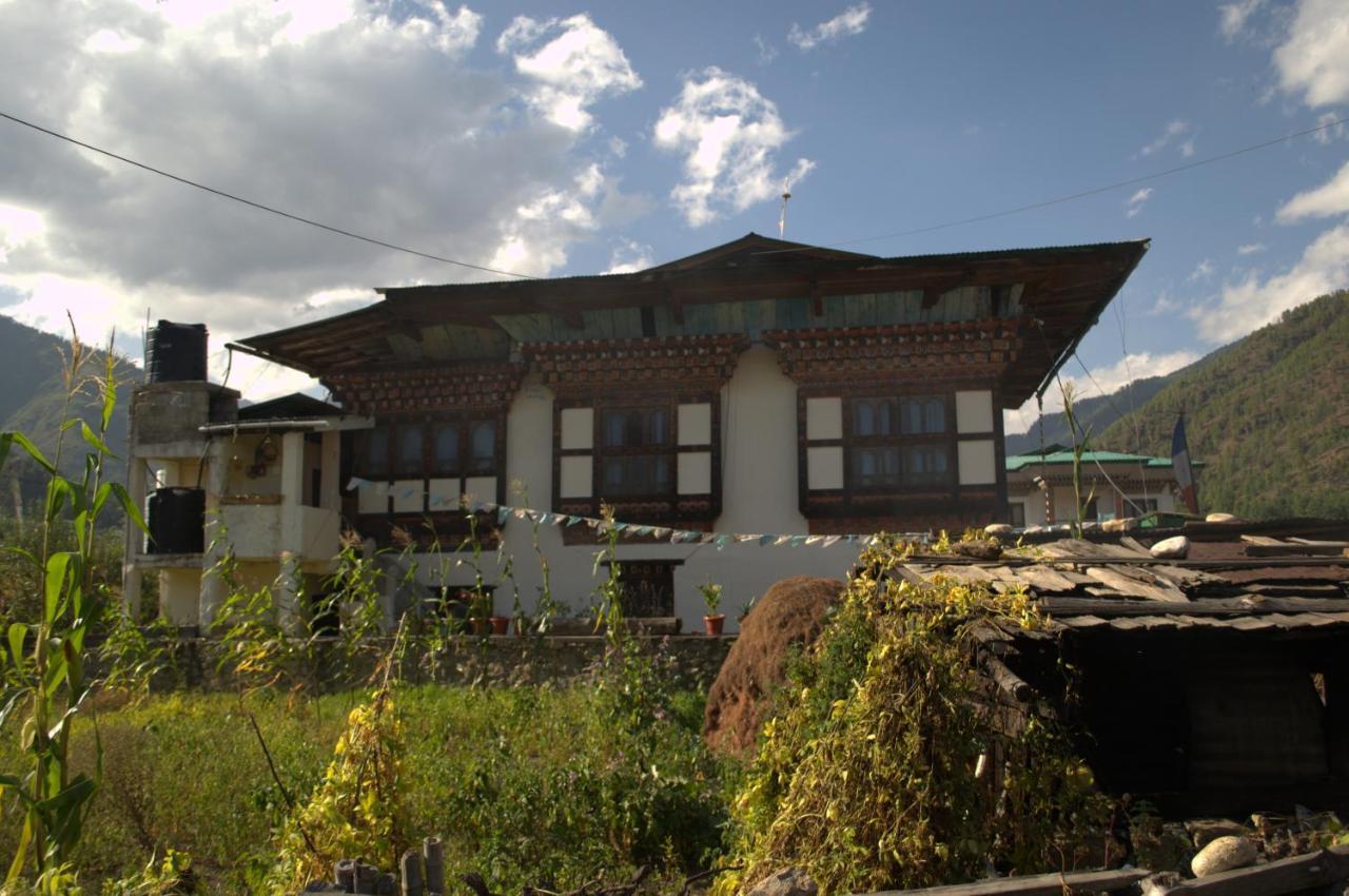 Ama'S Village Lodge พาโร ภายนอก รูปภาพ