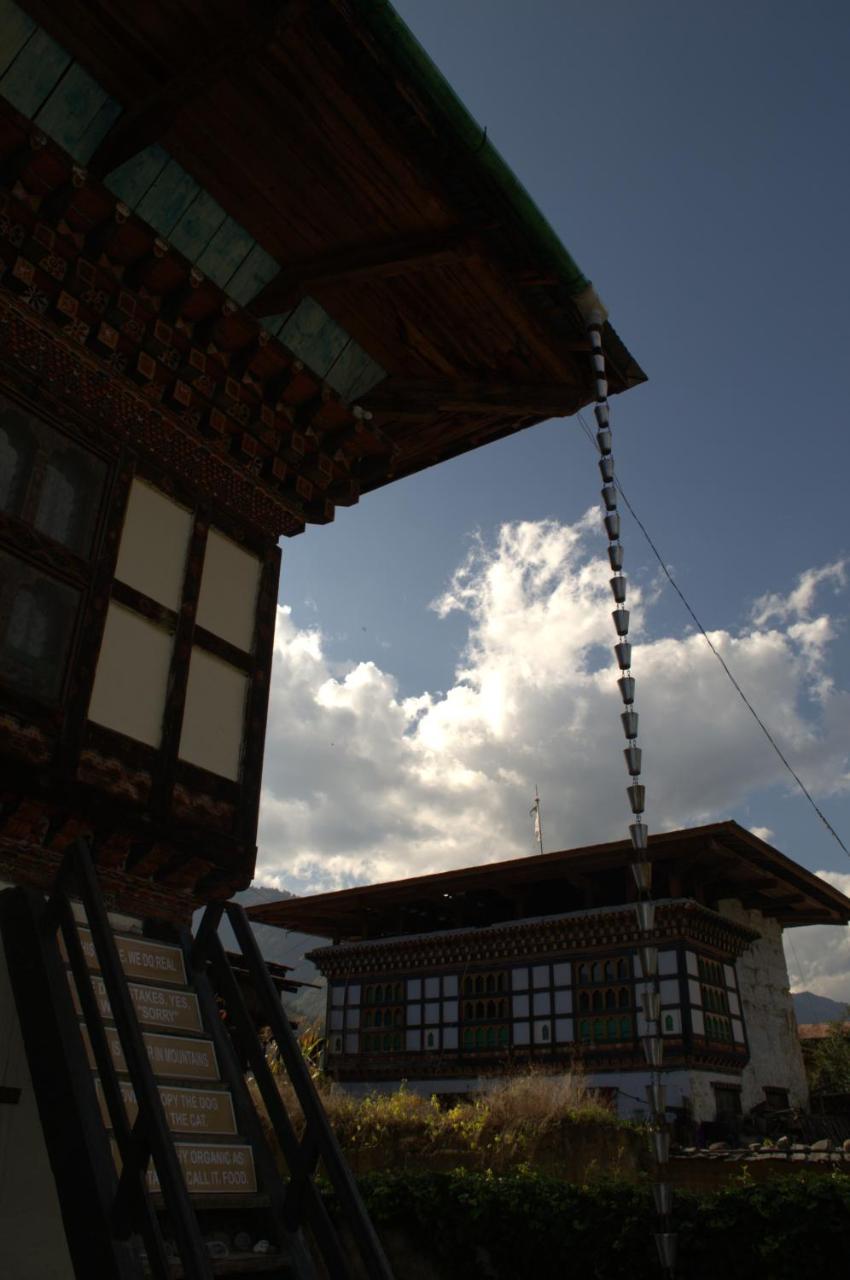 Ama'S Village Lodge พาโร ภายนอก รูปภาพ